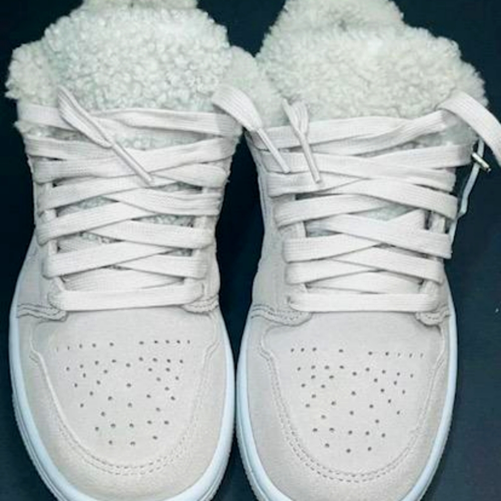 Nike Air Jordan 1 sherpa fleece low